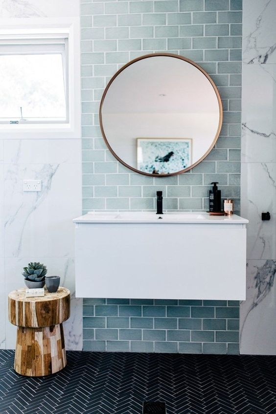 How to pick the perfect mirror for your bathroom