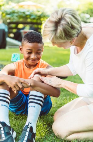 5 First Aid Tips for Parents & Caregivers Handling Kids